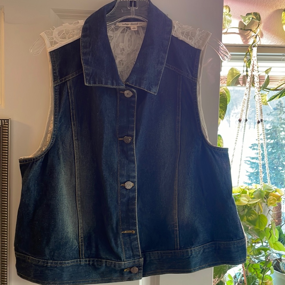 Jean jacket vest, lace back cute boho look
